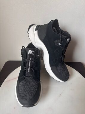 Sorel Kinetic Caribou Black
Suede Boot Sneakers Waterproof 9